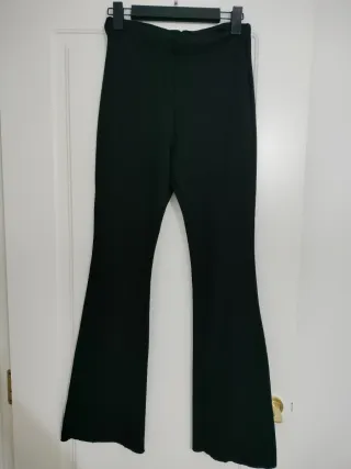 Pantalón de punto Zara negro campana
