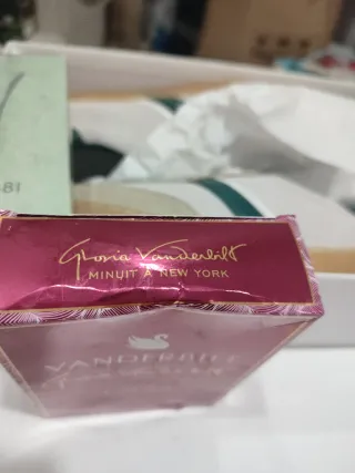 Gloria Vanderbilt Minuit Eau de Parfum 100ml