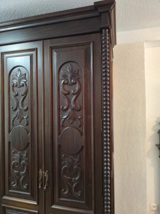 Armario de Madera Maciza Roble Tallada