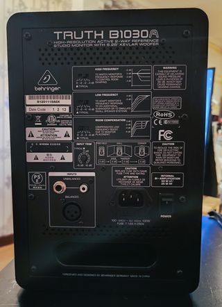 Monitor Behringer Truth B1030A