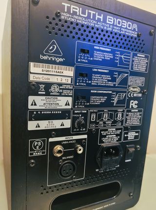 Monitor Behringer Truth B1030A