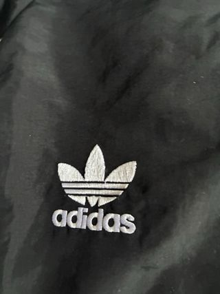 Chubasquero Adidas Negro y Blanco