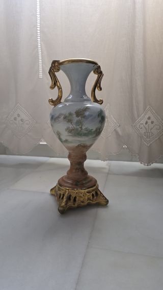 Jarrón antiguo decorativo