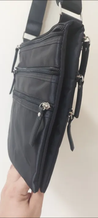 Borsello nero con zip