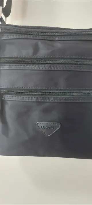 Borsello nero con zip