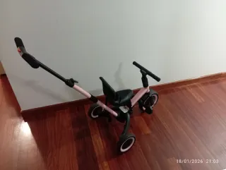 Triciclo rosa per bambina