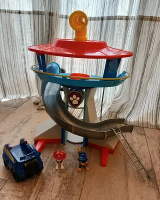 Set - Torre Patrulla Canina + 2 perros + coche.