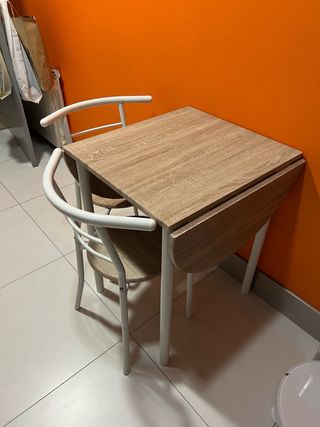 Conjunto mesa y 2 sillas madera