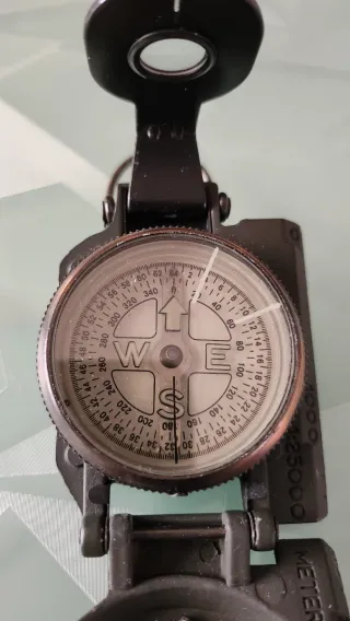 Brújula militar plegable