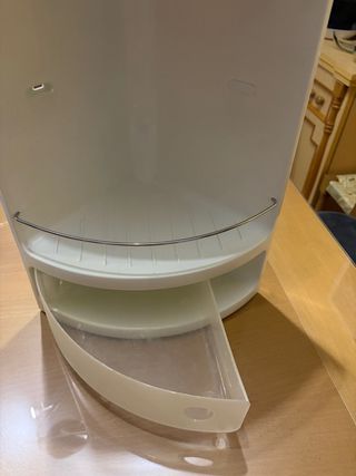 Estantería de esquina para baño en perfecto estado