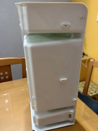 Estantería de esquina para baño en perfecto estado