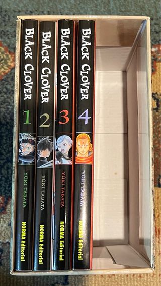 Pack indivisible de mangas Black Clover tomos 1-4