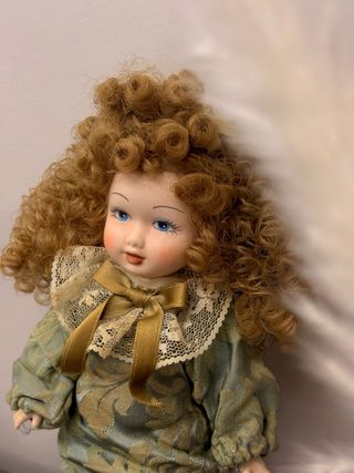 Bambola ceramica da collezione