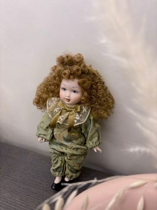 Bambola ceramica da collezione