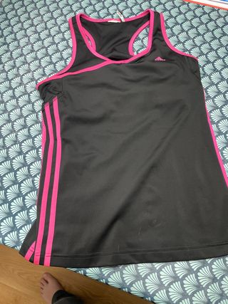 Camiseta Adidas Mujer Negra y Rosa