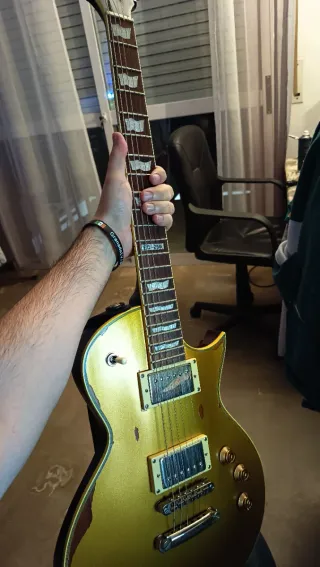 Ltd EC-256 Goldtop Distressed Guitarra Eléctrica