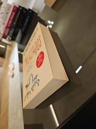 Enlazados / Attachments: A Novel (Spanish Edition)