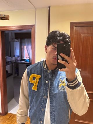 Chaqueta universitaria vaquera y beige