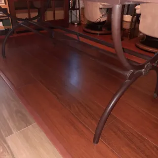 Mesa de forja y cerámica