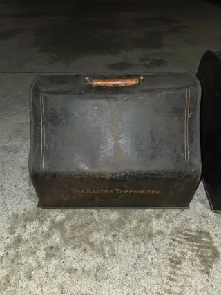 Tapas de máquina de escribir antiguas