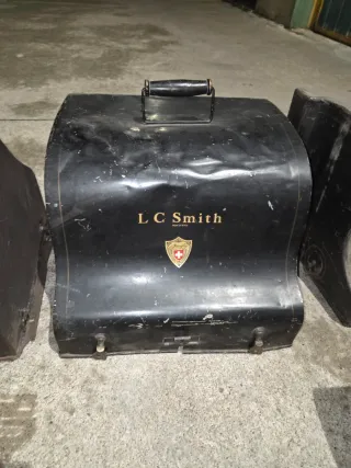 Tapas de máquina de escribir antiguas