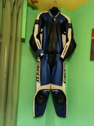 Traje de cuero Dainese deportivo