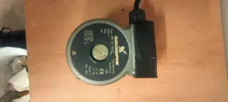 Bomba de agua Grundfos UPR 15-40/CY