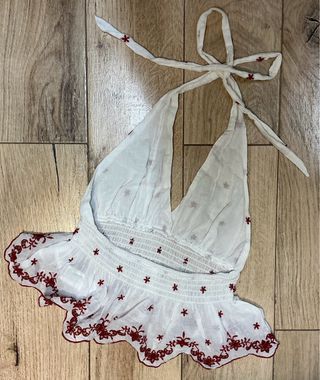 Blusa blanca bordada espalda abierta