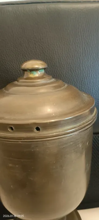 Vaso in ottone vintage