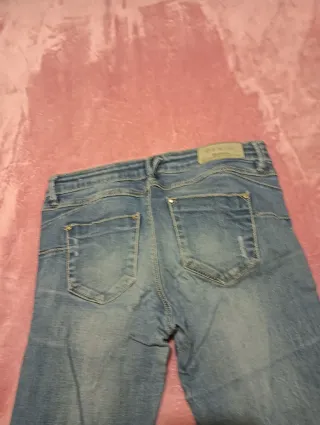 Pantalones vaqueros desgastados azules