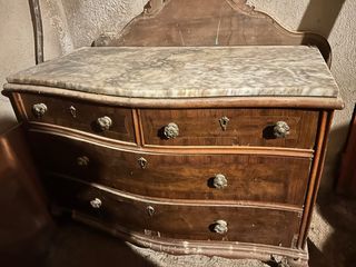 Armario retro de madera maciza