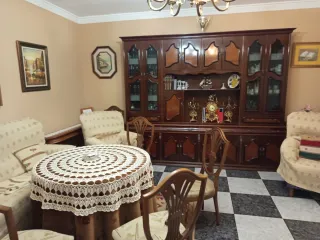 Parcela de 256m2 con 174m2 de superficie construid