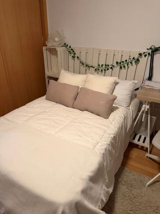 Cabecero, mesilla y canapé madera/tela