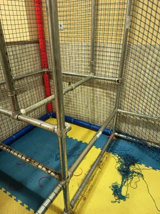 Parque de bolas con tobogán