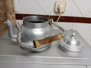 Cafetera Antigua Aluminio con Tapadera