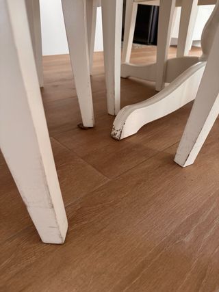 Mesa y sillas de cocina