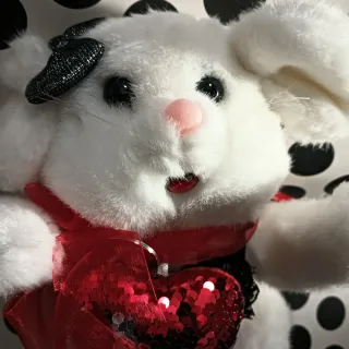 Coniglietto San Valentino con cuore paillettes