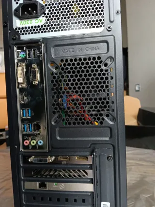 Torre PC para piezas