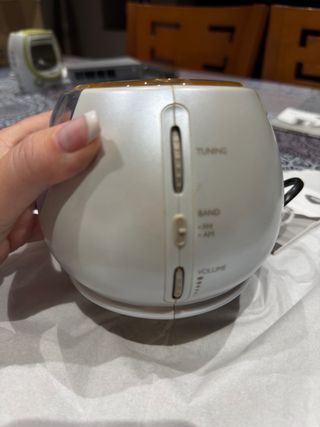 Radio Despertador Philips Dorado y Blanco
