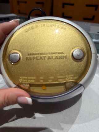 Radio Despertador Philips Dorado y Blanco