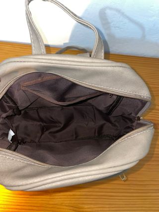 Mochila, cartera de color beige para chicas