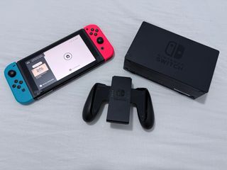 Nintendo Switch Consola y complementos