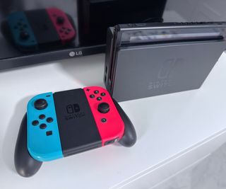 Nintendo Switch Consola y complementos