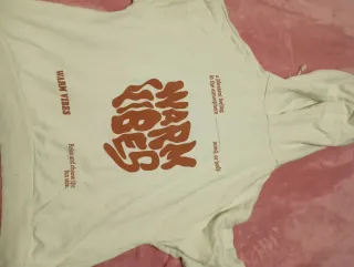 Sudadera beige con estampado