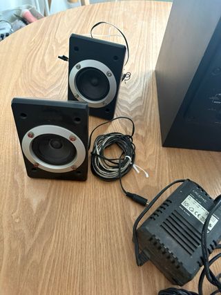Altavoces Creative 5.1 con Subwoofer