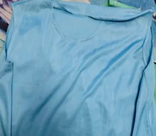 Camisetas sin mangas azul y verde