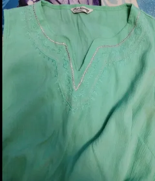 Camisetas sin mangas azul y verde