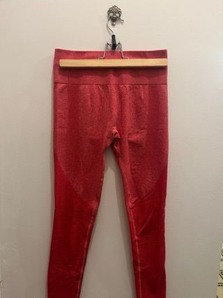 Leggings deportivos favorecedores color rosa