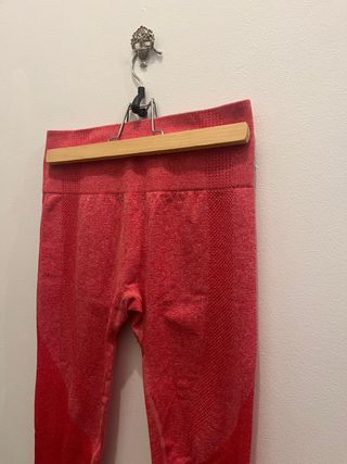 Leggings deportivos favorecedores color rosa