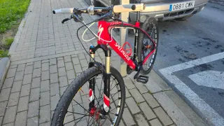 Bicicleta MTB Specialized in carbonio